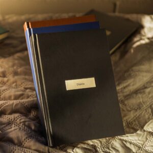 Diário Preto com 168 Páginas