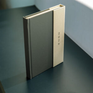 Planner 2026 com Fechamento Magnético Cinza